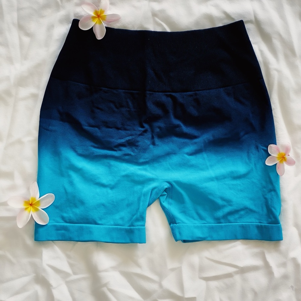 Pcheebum Licorice Ombré Scrunch Butt Biker Shorts